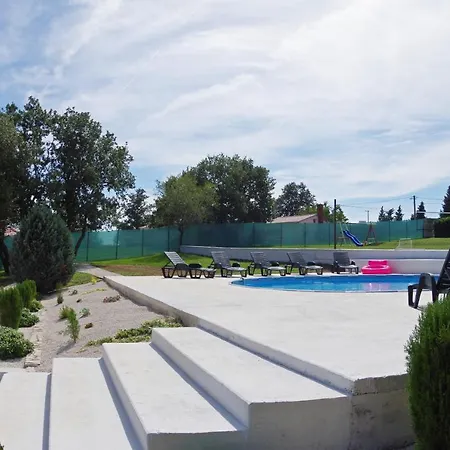 דירה Lara Šajini