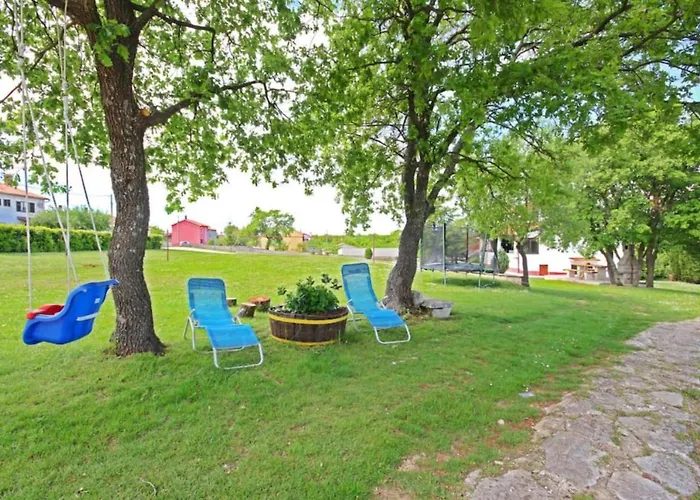 Lara Lejlighed Šajini