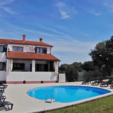 Lara Apartament Šajini