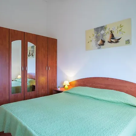 Apartament Lara