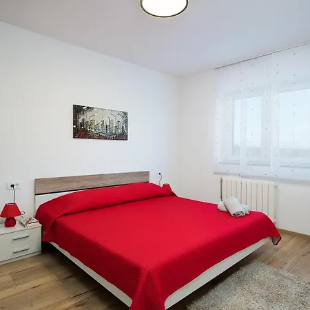 Lara Apartment